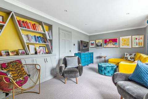 3 Swiss Cottage Place, Loughton, IG10 4RG