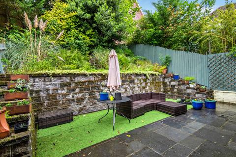 3 Swiss Cottage Place, Loughton, IG10 4RG