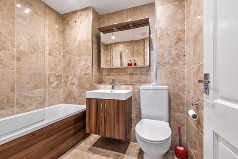 3 Swiss Cottage Place, Loughton, IG10 4RG