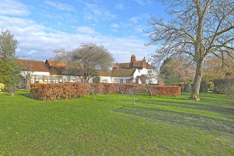 Springfield Farm Lippitts Hill, Loughton, IG10 4AL