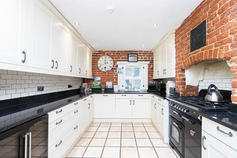 5 bedroom detached house for sale, Church Lane, Romford RM4