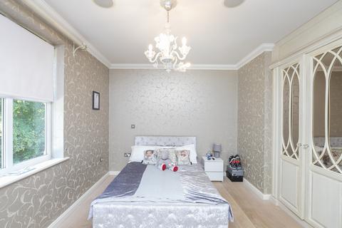 Flat 18, The Manor Regents Drive, Woodford Green, IG8 8RT