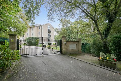 Flat 18, The Manor Regents Drive, Woodford Green, IG8 8RT