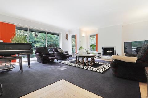 undefined, Baldwins Hill, Essex IG10