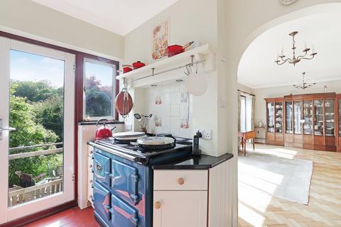 19 Stony Path, Loughton, IG10 1SJ