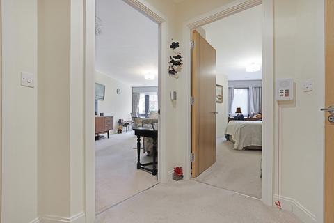 1 bedroom apartment for sale, Alderton Hill, Essex IG10