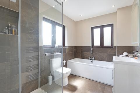 15 Devon Close, Buckhurst Hill, IG9 5LF