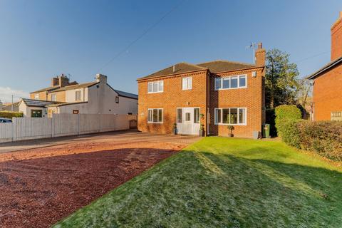 4 bedroom detached house for sale, Doncaster Road, Brayton YO8