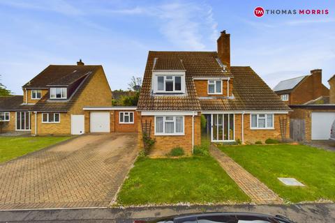 4 bedroom detached house for sale, Abbotts Close, Royston SG8