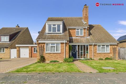 4 bedroom detached house for sale, Abbotts Close, Royston SG8