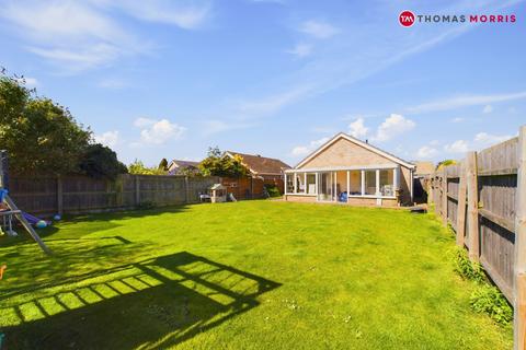 10 Ashton Close, Needingworth, St Ives, PE27 4UA
