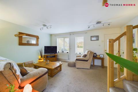 3 bedroom end of terrace house for sale, Waveney Road, Cambridgeshire PE27