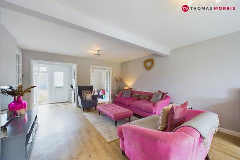 42 Burstellars, St Ives, PE27 3XX
