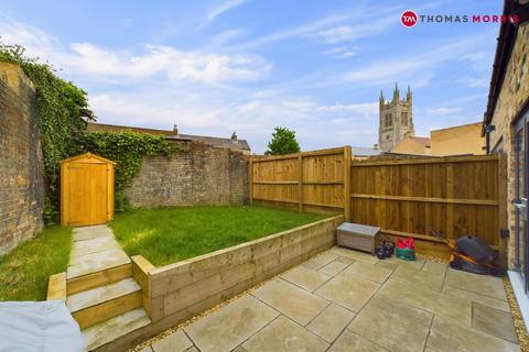 2 bedroom end of terrace house for sale, Farrier Court, Cambridgeshire PE19