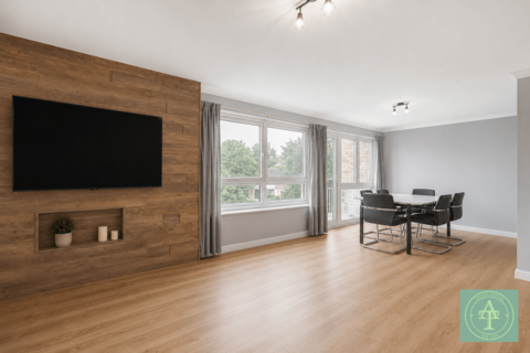 2 bedroom flat for sale, Foxgrove, London, N14