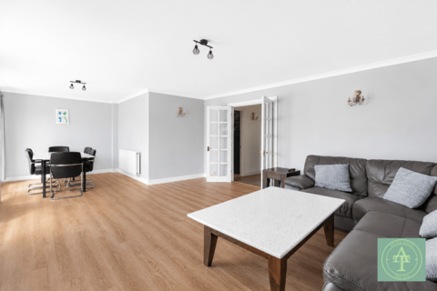 2 bedroom flat for sale, Foxgrove, London, N14