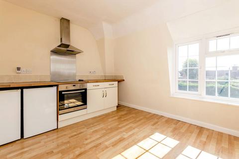 2 bedroom flat to rent, London Road, Burpham, Guildford, GU4