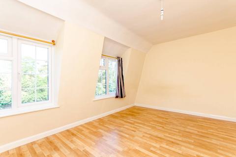 2 bedroom flat to rent, London Road, Burpham, Guildford, GU4