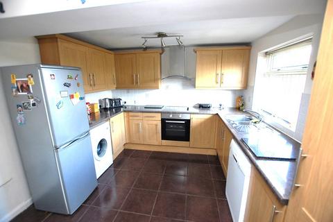 28 Chapel Close, Dukinfield, SK16 4DF