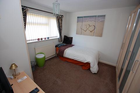 28 Chapel Close, Dukinfield, SK16 4DF