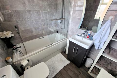 4 Aintree Close, Bedworth, CV12 8TQ