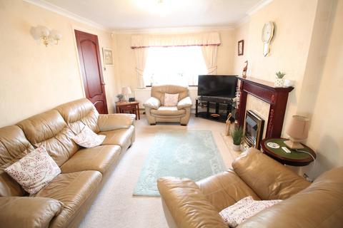 16 Lakeside, Bedworth, CV12 8SP