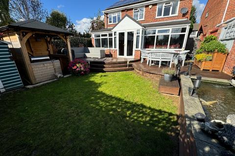 7 Lakeside, Bedworth, CV12 8SP