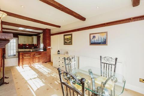 2 Carleton Gate, Poulton-le-fylde, FY6 7LU