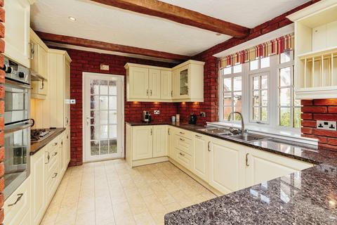 2 Carleton Gate, Poulton-le-fylde, FY6 7LU