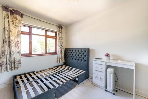 2 bedroom flat for sale, St Andrews Road, Plaistow, London, E13