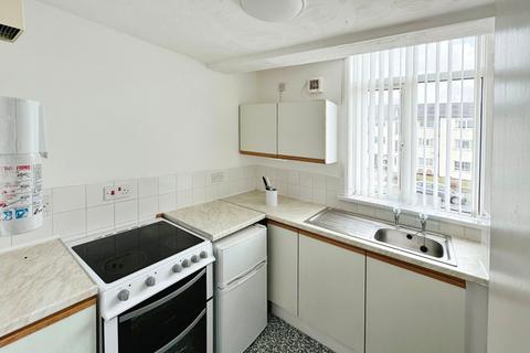 2 bedroom apartment to rent, Clifton Drive, Lancashire FY4