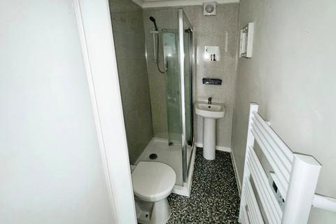 2 bedroom apartment to rent, Clifton Drive, Lancashire FY4