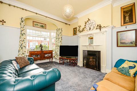 5 bedroom end of terrace house for sale, Belgrave Road, Bridlington YO15