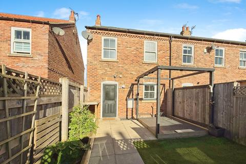 4 bedroom end of terrace house for sale, Railway Walk, East Riding of Yorkshi YO16