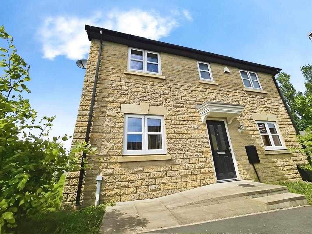 Maden Fold Close, Lancashire BB12 3 bed detached house for sale £225,000