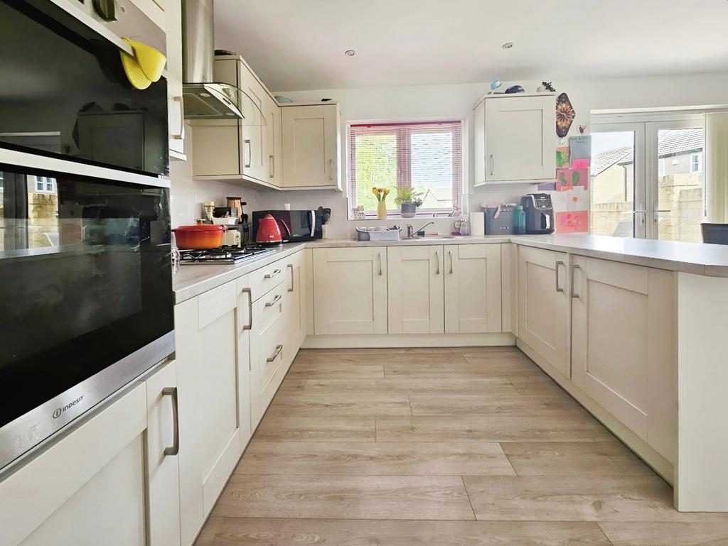 Maden Fold Close, Lancashire BB12 3 bed detached house for sale £225,000