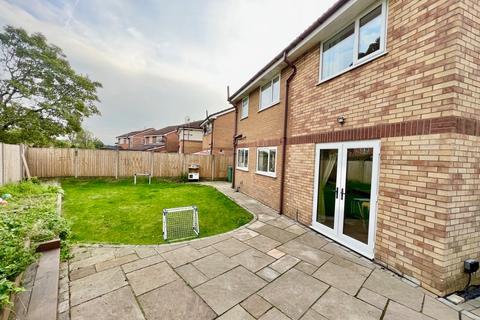 16 Strathmore Close, Ramsbottom, Bury, BL0 9YW