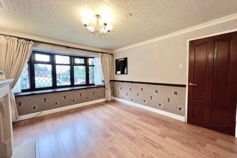 4 bedroom semi-detached house for sale, Danesmoor Drive, Greater Manchester BL9