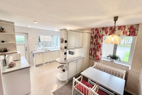 16 Tonbridge Close, Bury, BL8 1YH