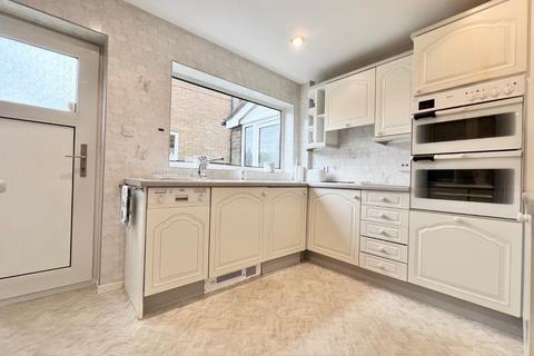 16 Tonbridge Close, Bury, BL8 1YH