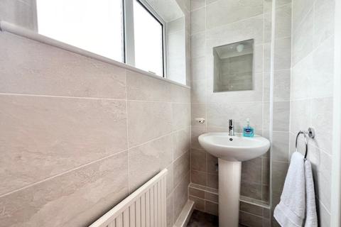 16 Tonbridge Close, Bury, BL8 1YH