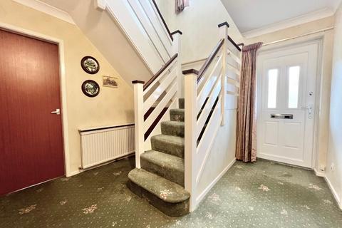 16 Tonbridge Close, Bury, BL8 1YH