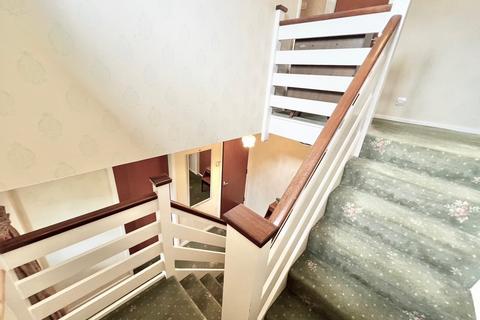 16 Tonbridge Close, Bury, BL8 1YH