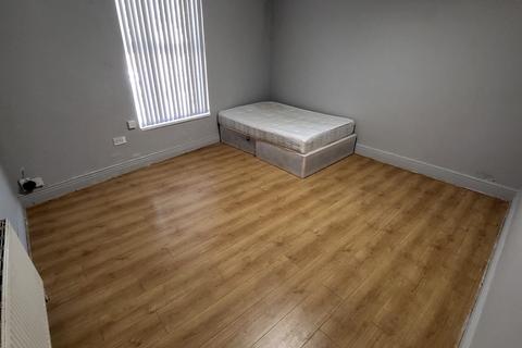 undefined, Leeds LS6