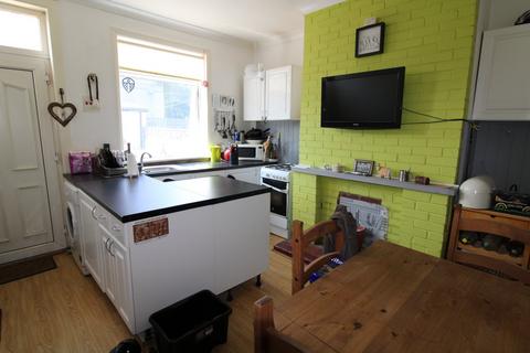 2 bedroom terraced house for sale, School Street, West Yorkshire WF10