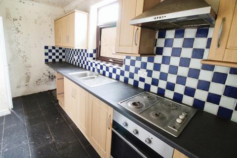 3 bedroom semi-detached house for sale, Lower Cambridge Street, West Yorkshire WF10