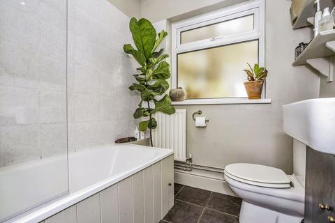 53 Elmer Road, London, SE6 2HA