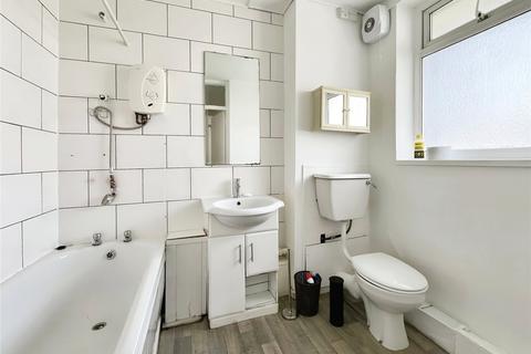 80 Polecroft Lane, London, SE6 4EG