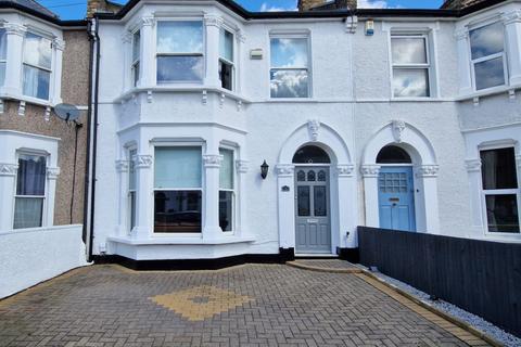 5 Fordel Road, London, SE6 1XS