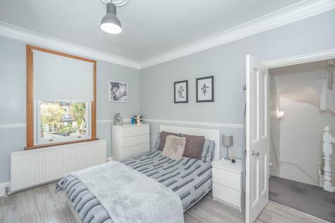 5 Fordel Road, London, SE6 1XS